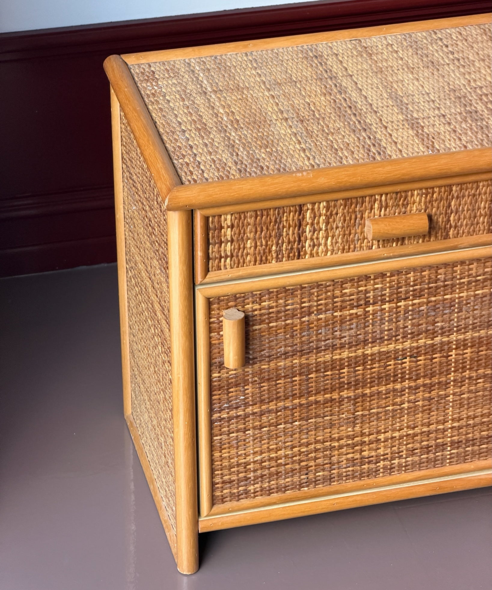 Vintage rattan side table/nightstand