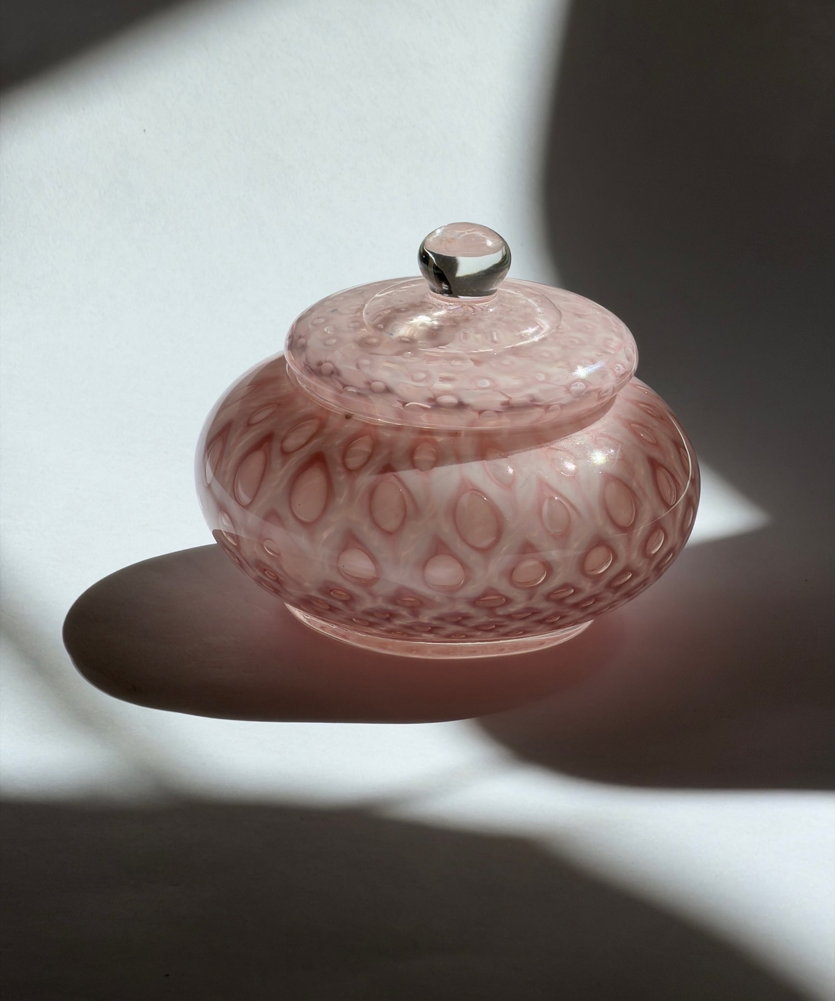 Vintage light pink Murano bonbonniere