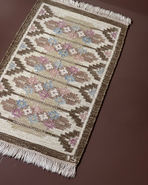 Vintage flat weave rug by Ingegerd Silow (IS)