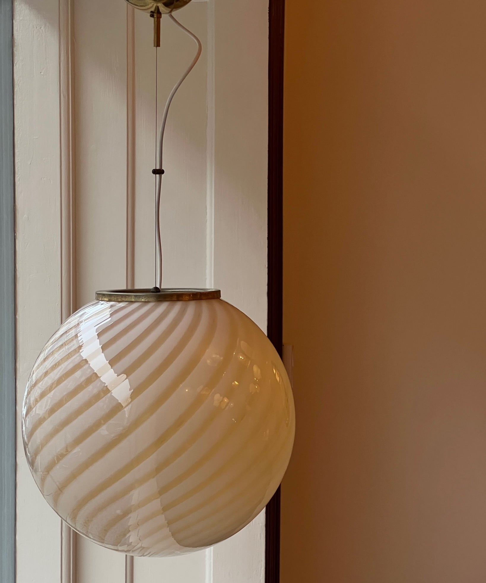 Vintage yellow swirl Murano ceiling lamp (D40)