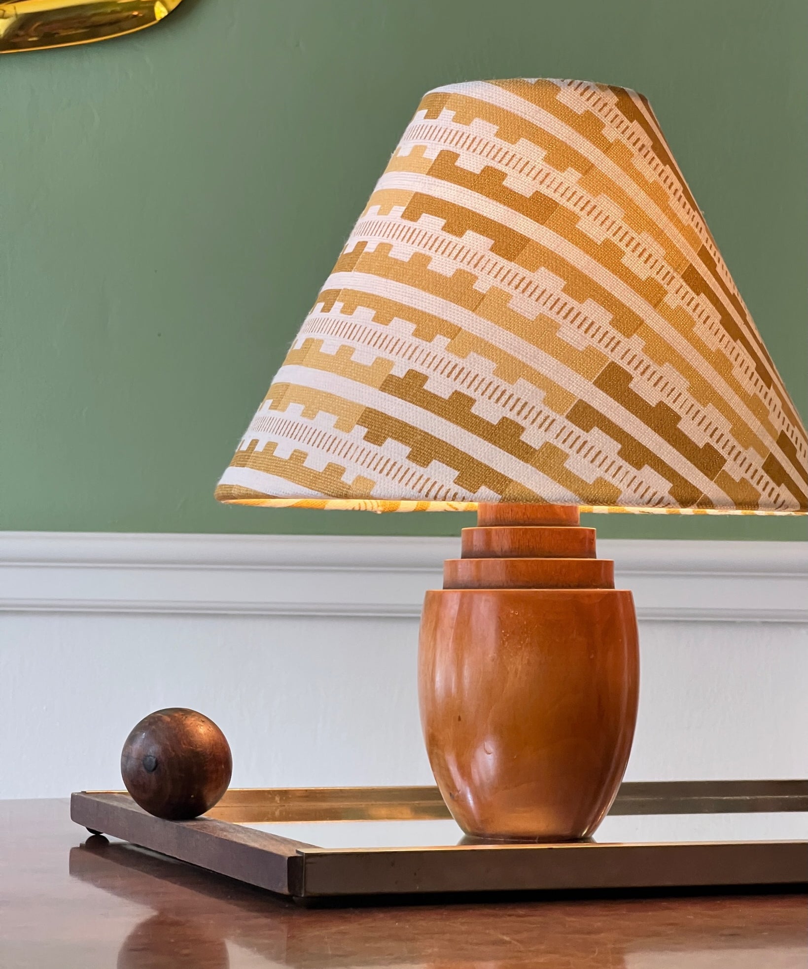 Vintage wooden table lamp (incl. lampshade)