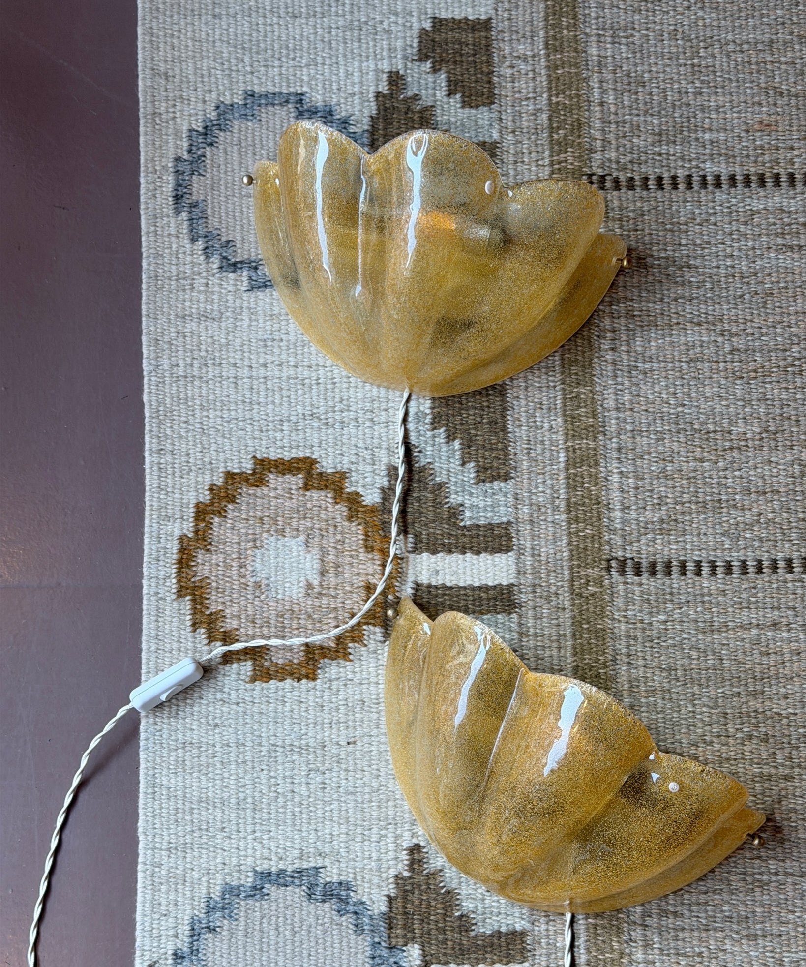 Vintage golden Murano shell wall lamps (2 available)