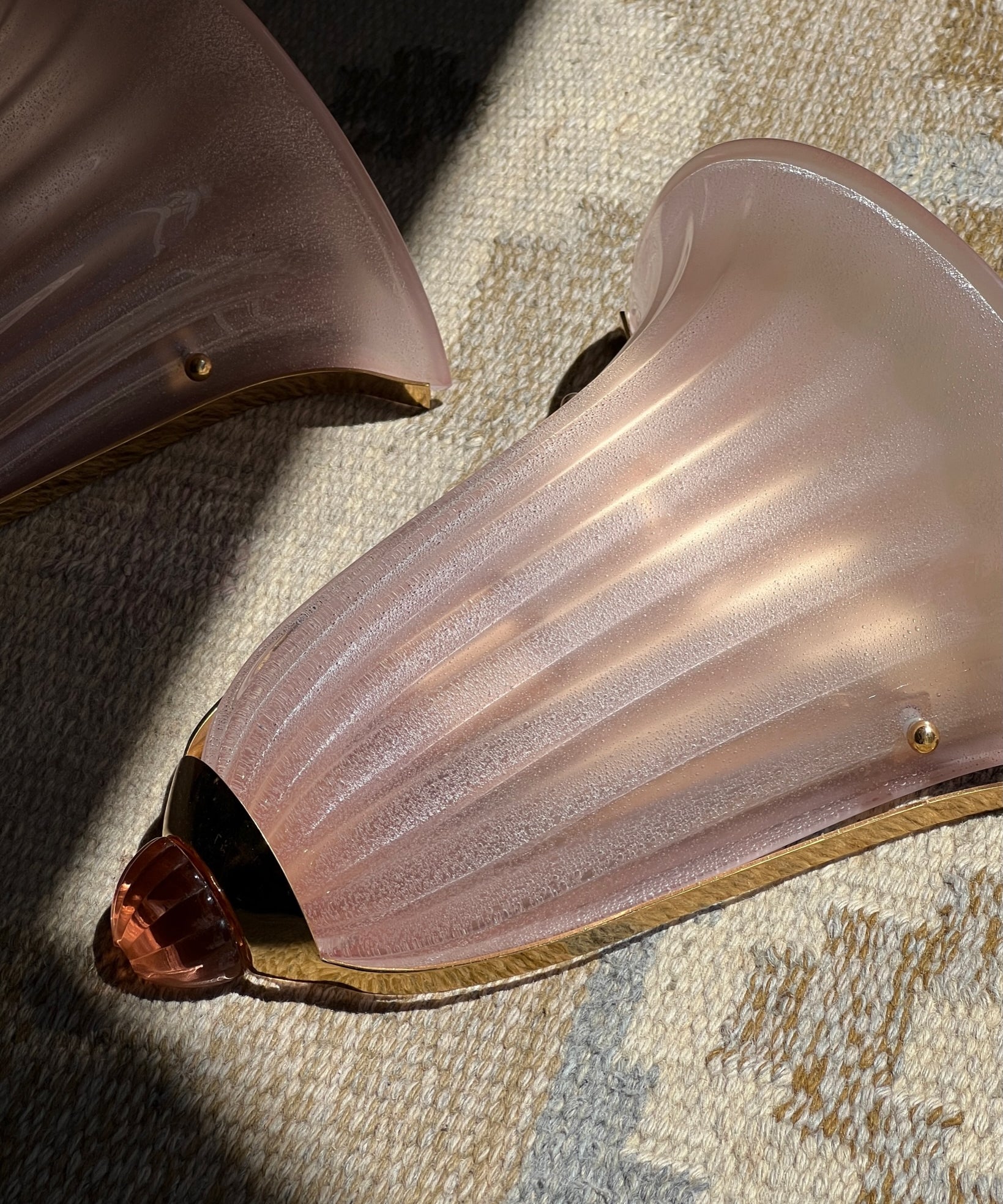 Vintage pink / shimmer Murano wall lamp