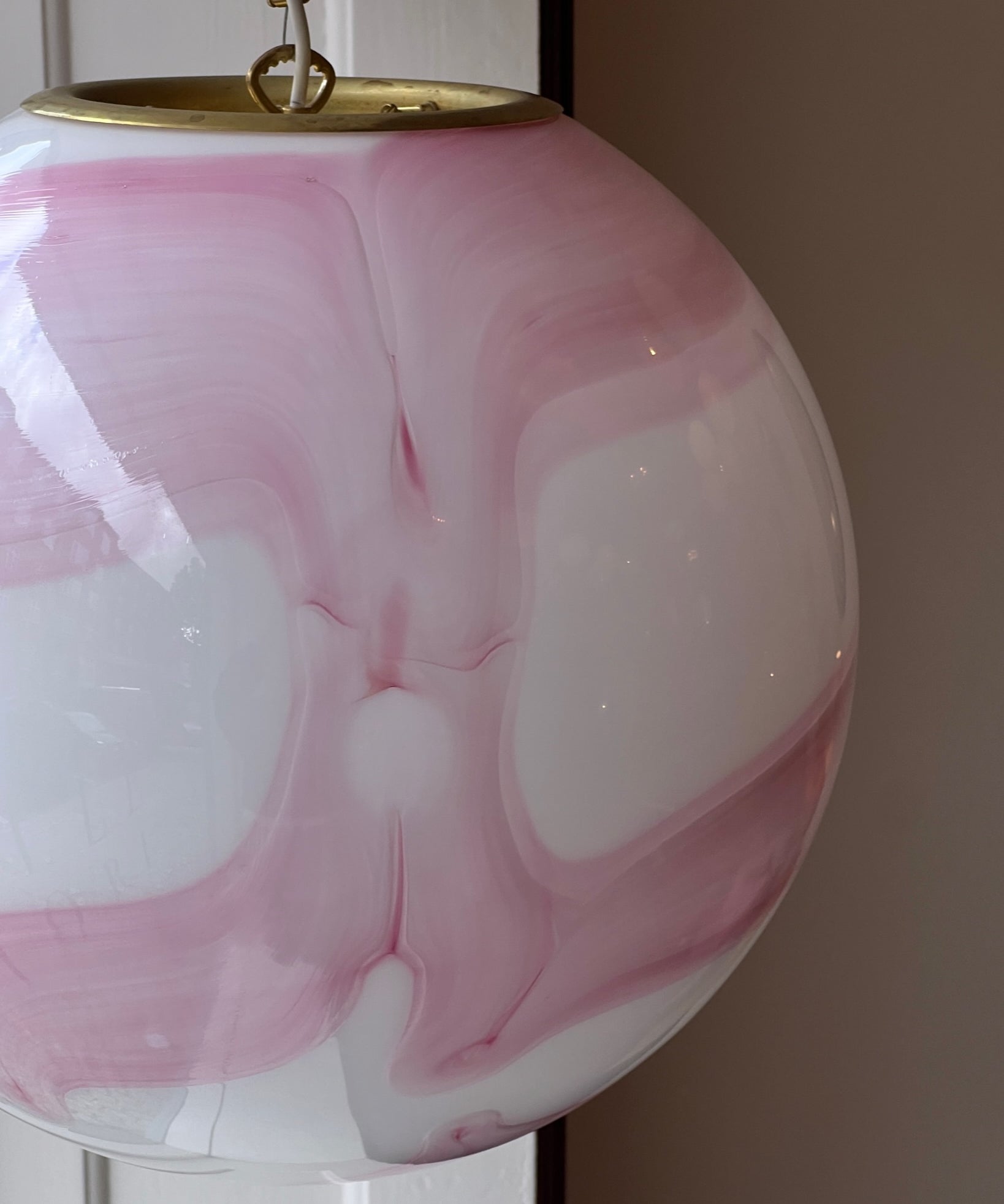 Candy ceiling lamp - Pink / milky (D40) (Available upon request)