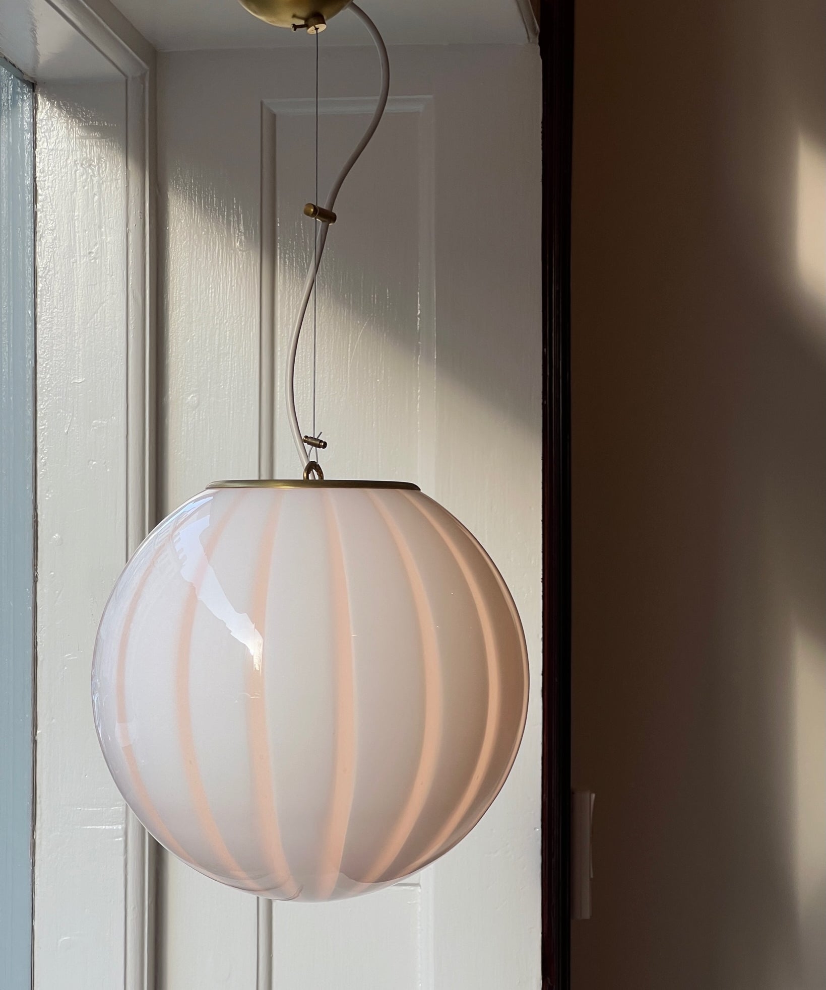 Candy ceiling lamp - White vertical stripes (D30)