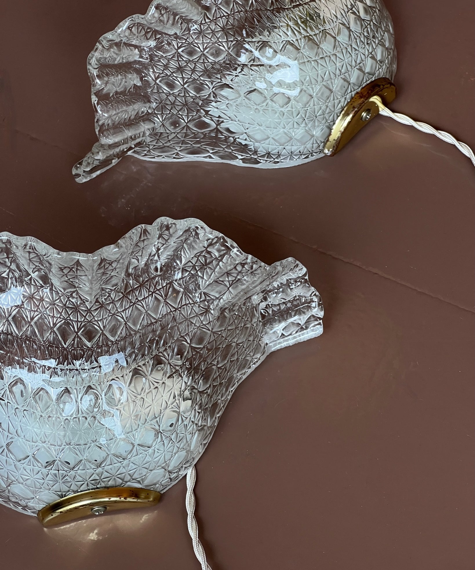 Vintage clear Murano shell wall lamp (2 available)