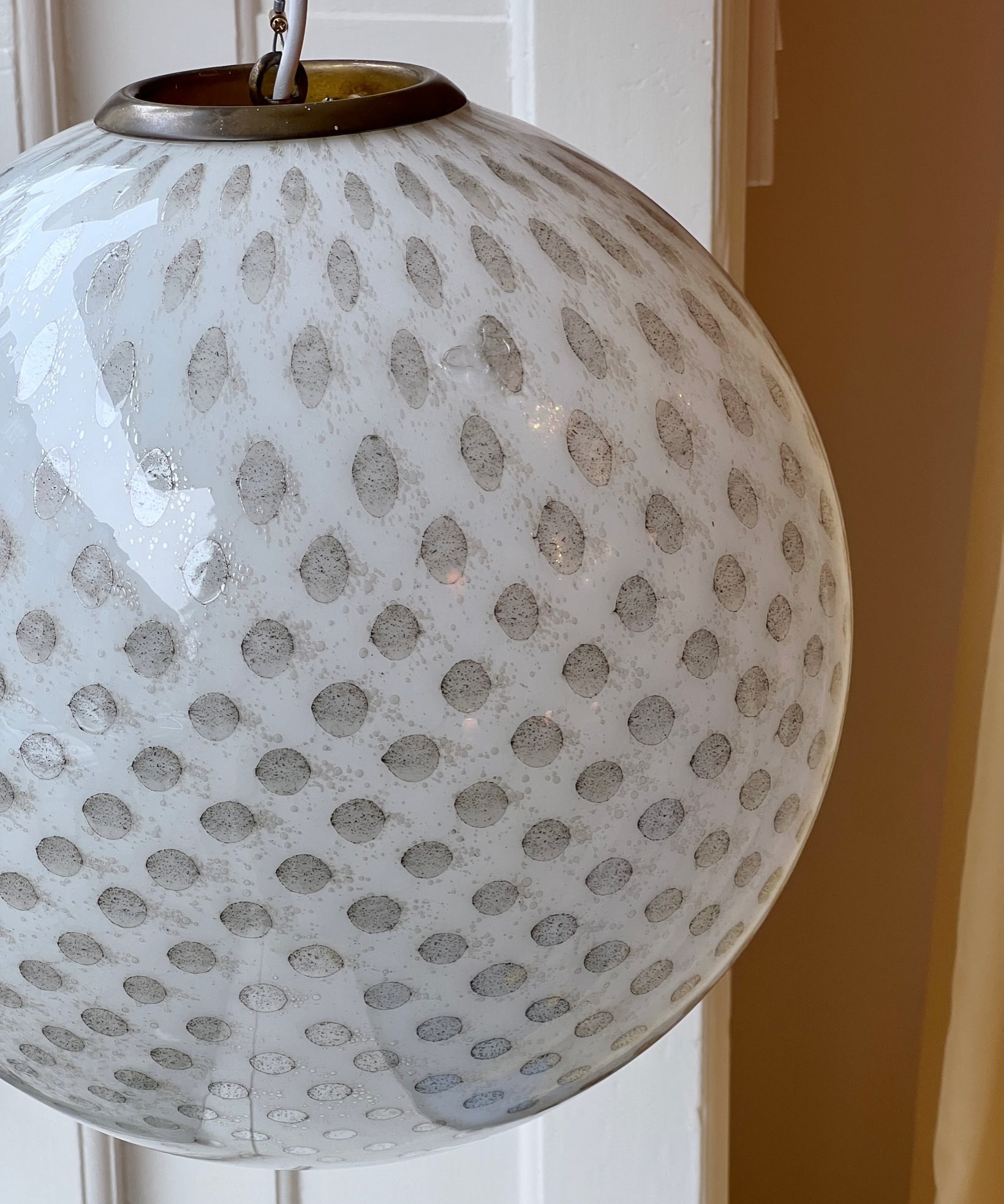 Vintage round white/black dotted Murano ceiling lamp (D40)