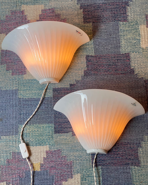 Vintage white shell Murano wall lamp (2 available)