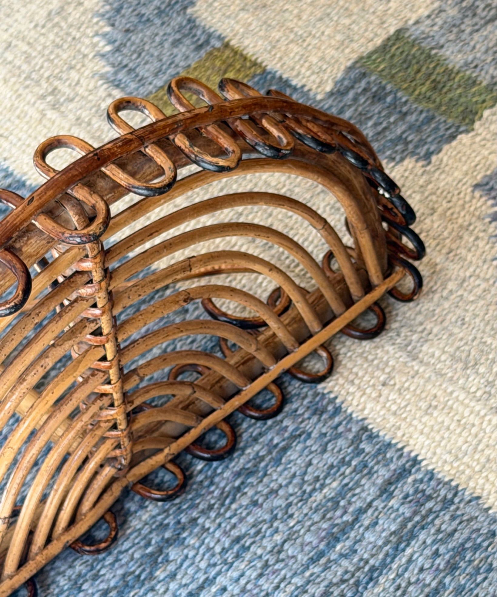 Vintage rattan wall-mounted console/shelf