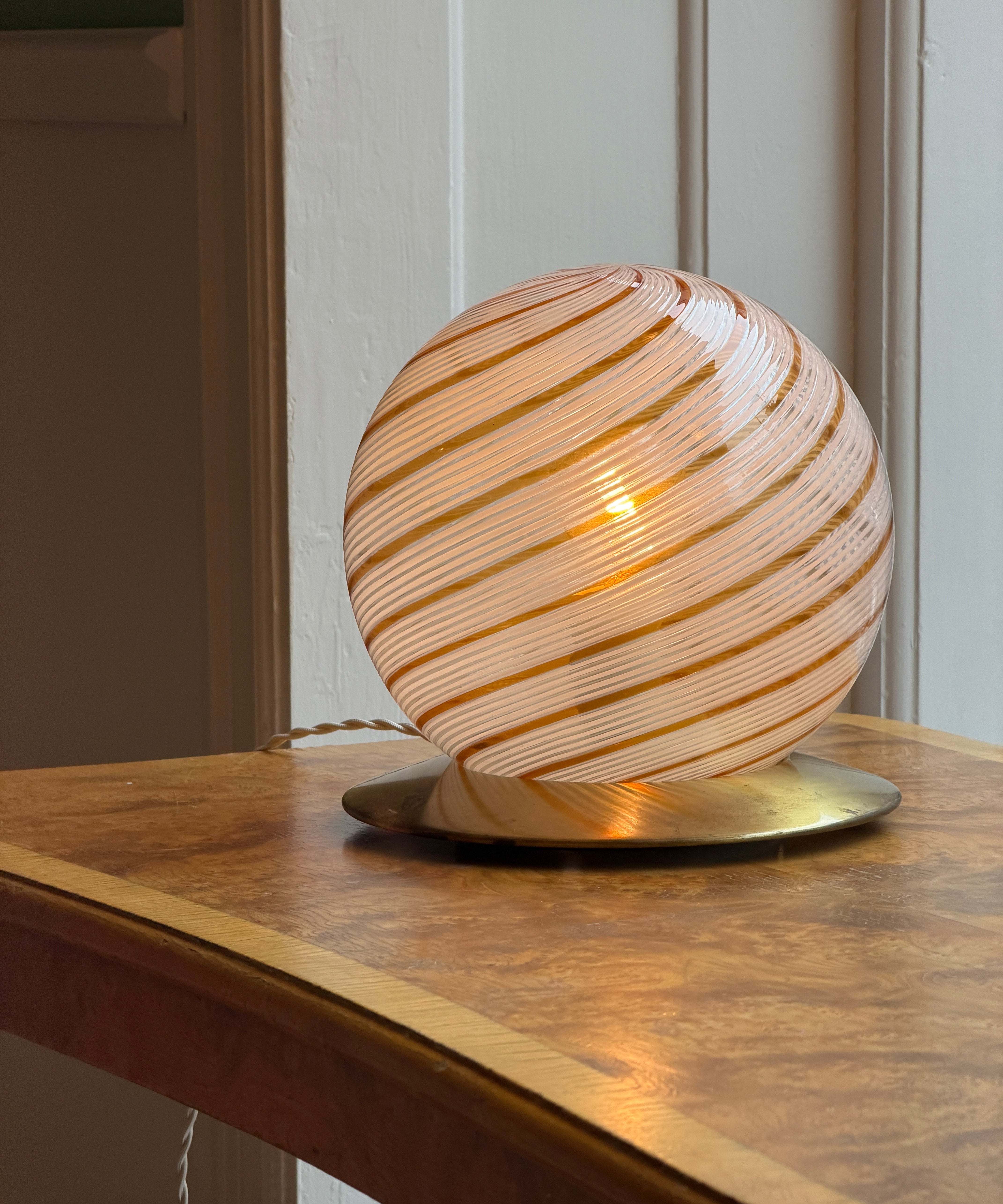 Vintage golden / white swirl Murano table lamp
