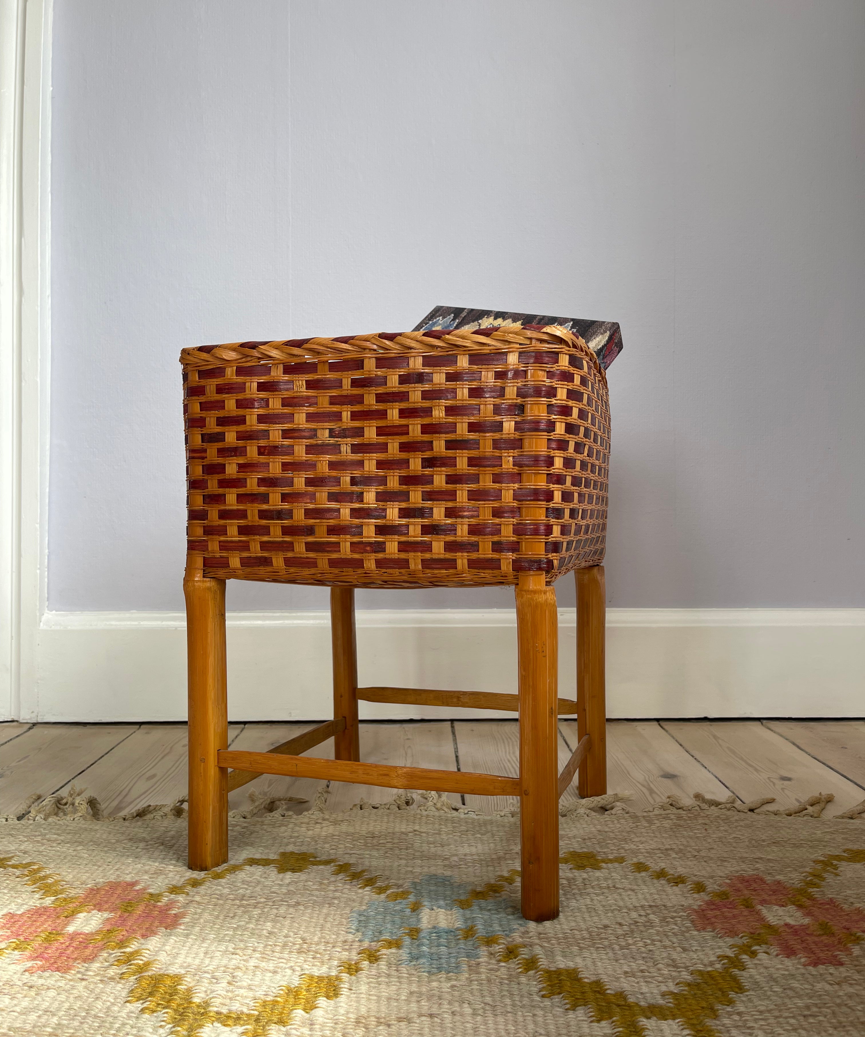 Vintage rattan stand