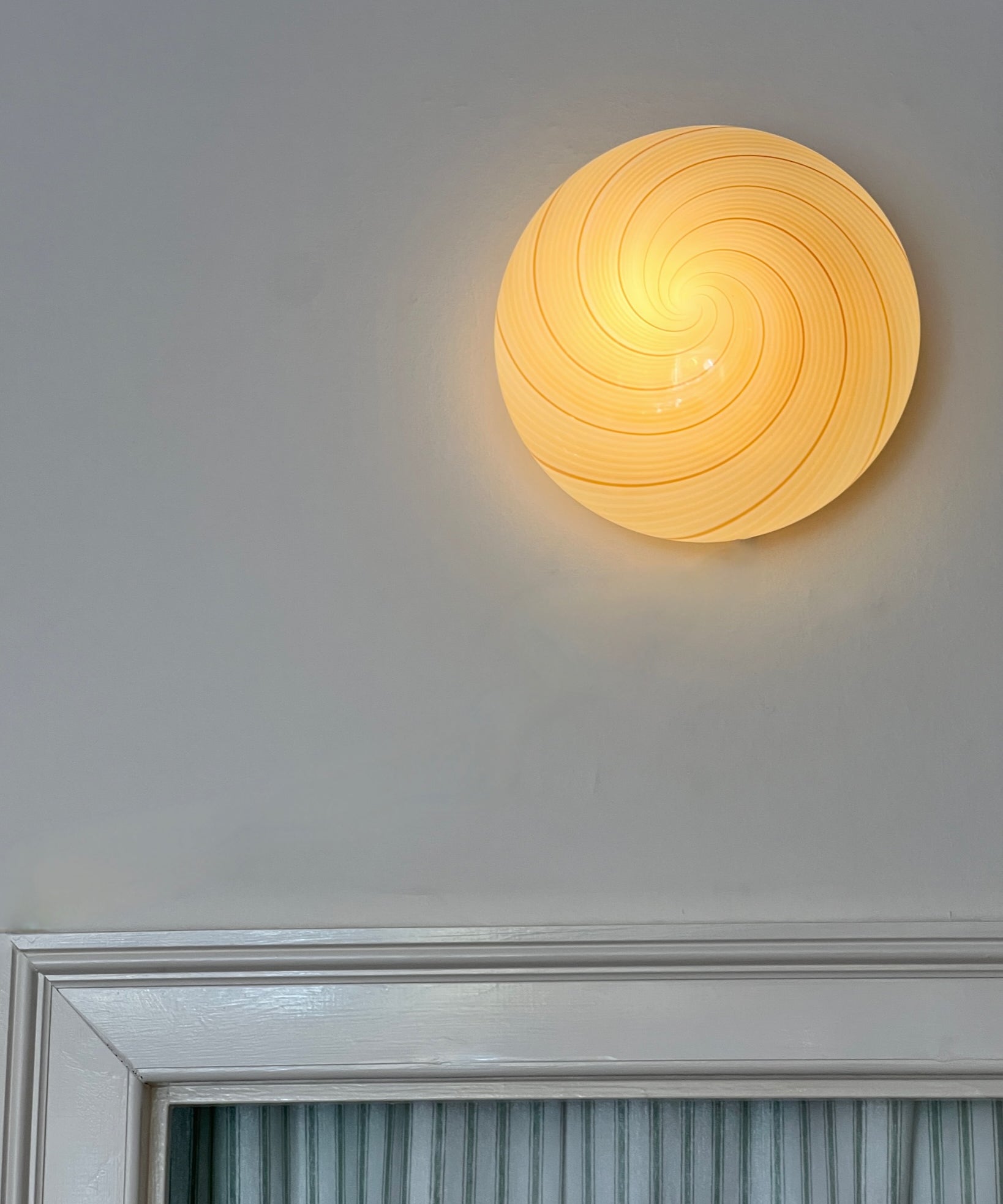 Vintage Murano cream/brown swirl ceiling/wall lamp (D28)