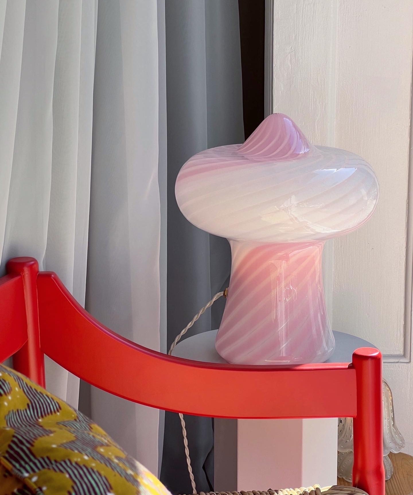 Vintage pink/white Murano mushroom table lamp