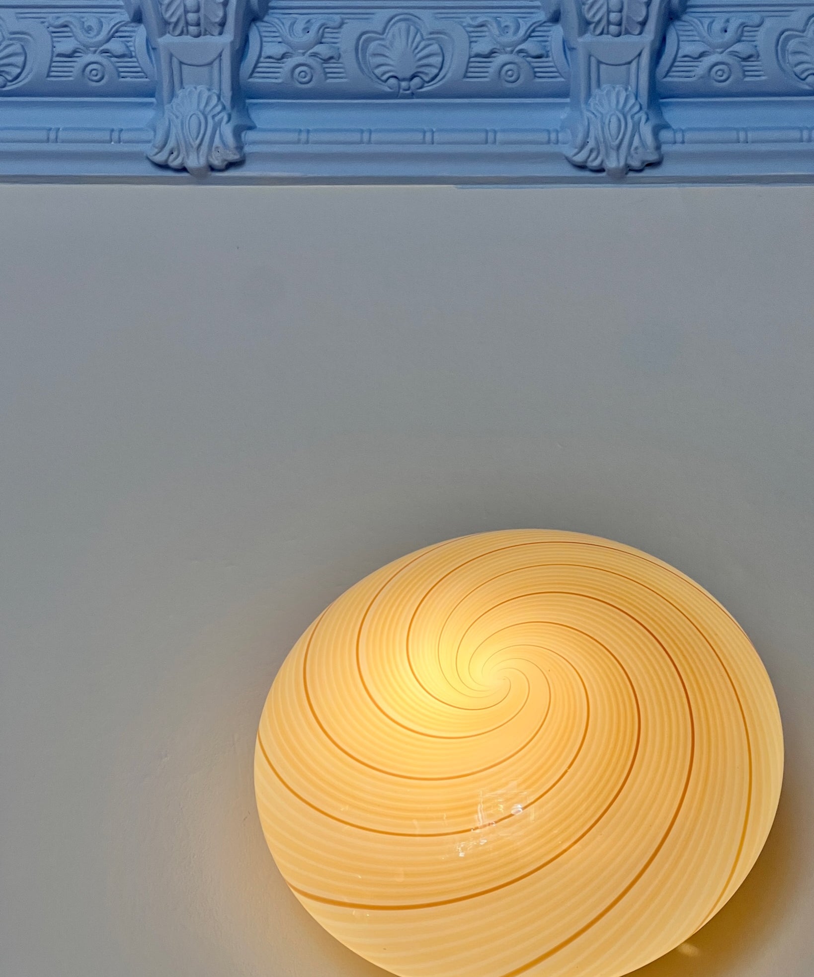 Vintage Murano cream/brown swirl ceiling/wall lamp (D28)