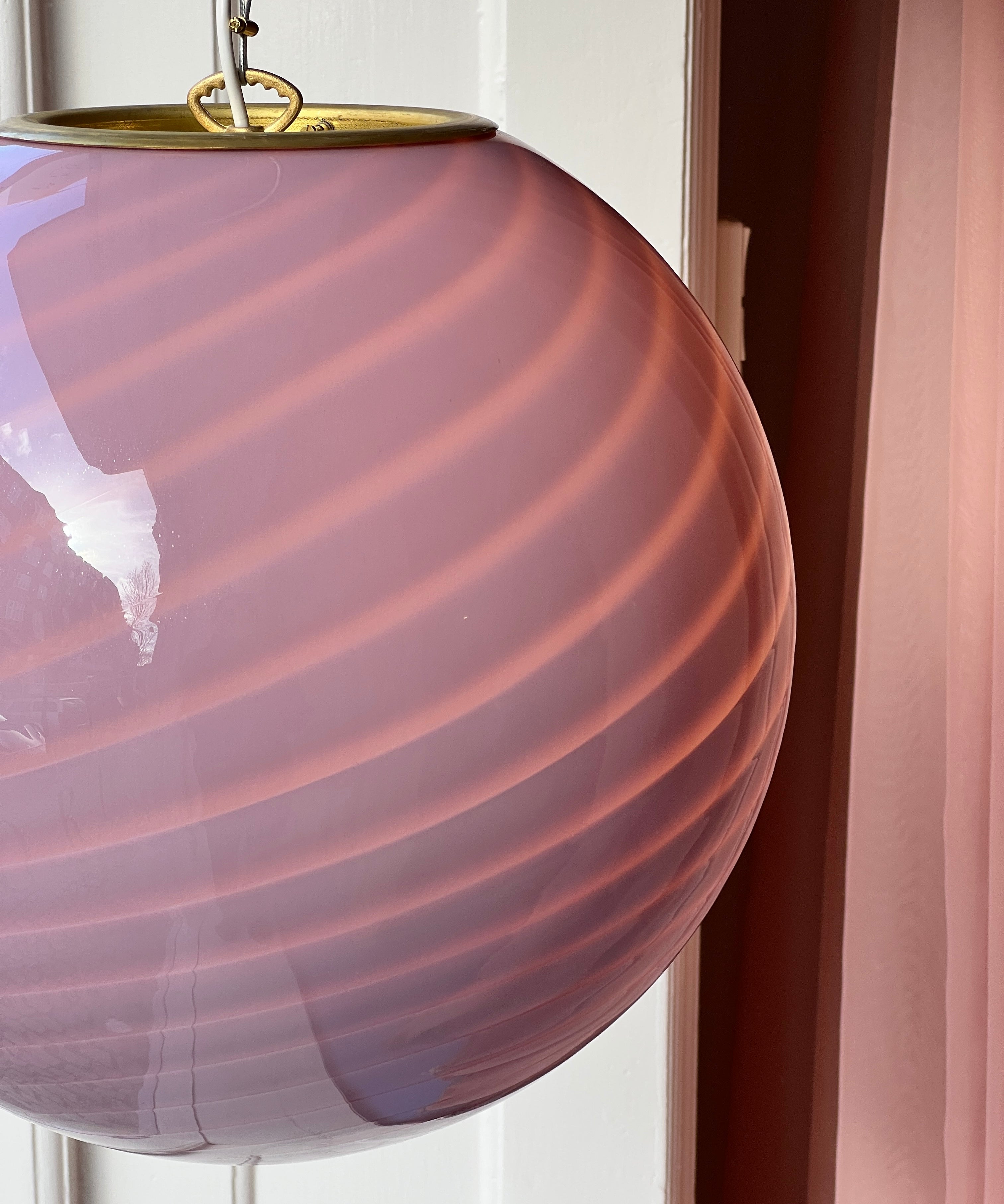 Candy ceiling lamp - Plum swirl (D40) (Available upon request)