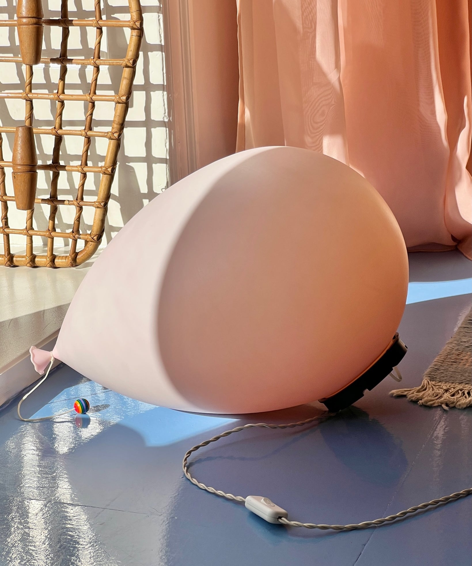 Vintage pink balloon wall lamp by Yves Christin for Bilumen (large)