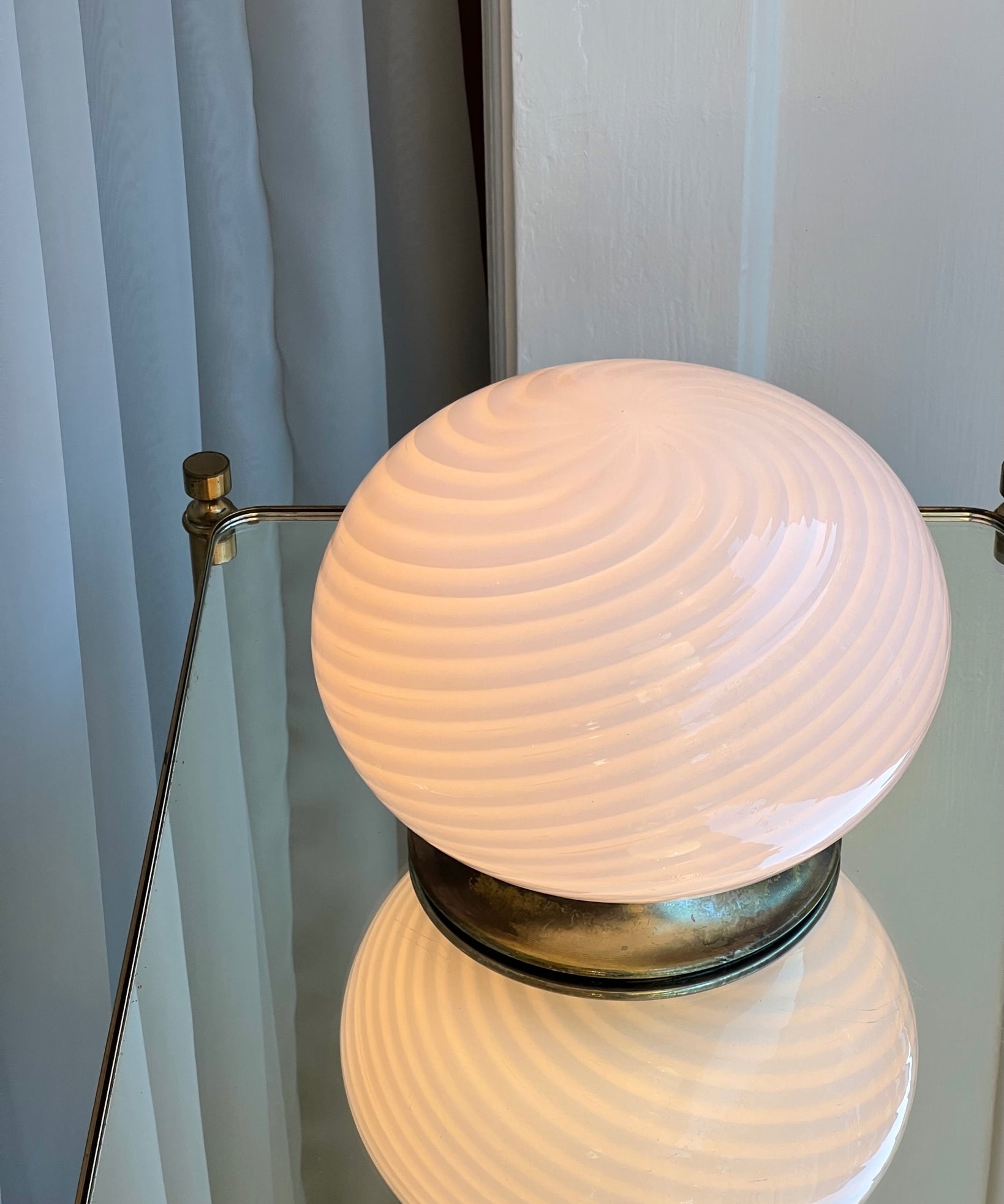 Vintage white swirl Murano table lamp