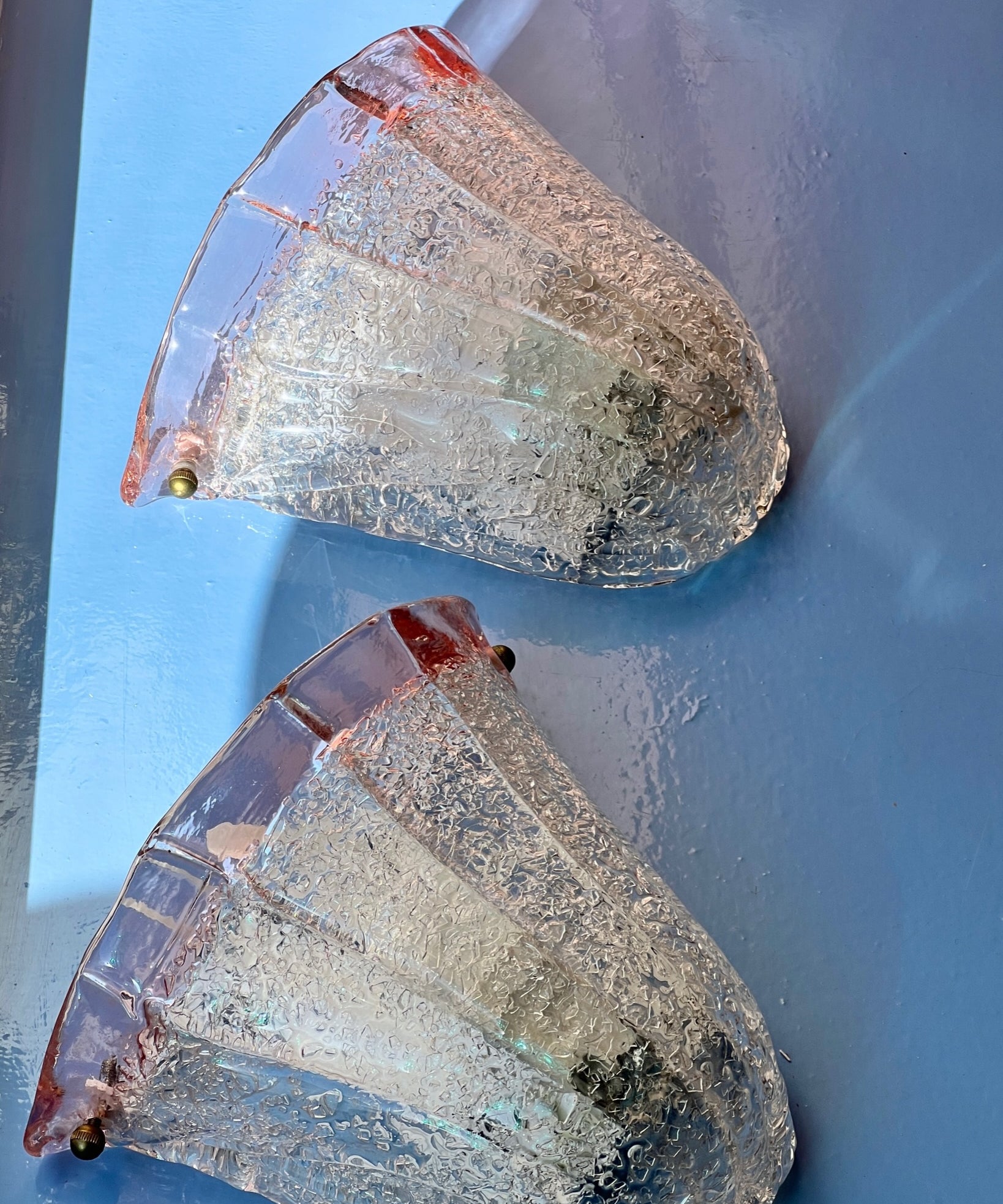Vintage pink/clear Murano shell wall lamp