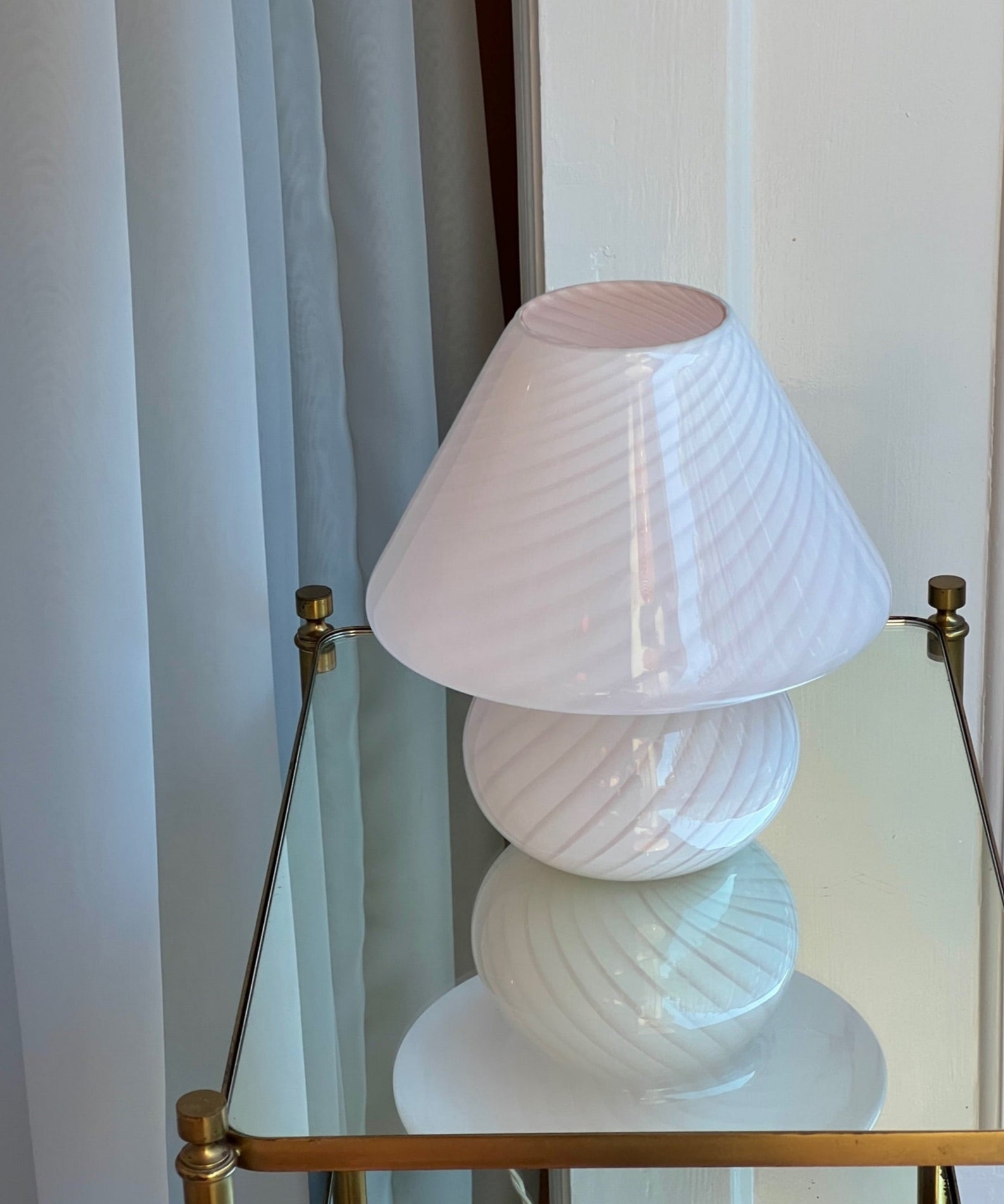 Vintage light pink Murano mushroom table lamp - Medium
