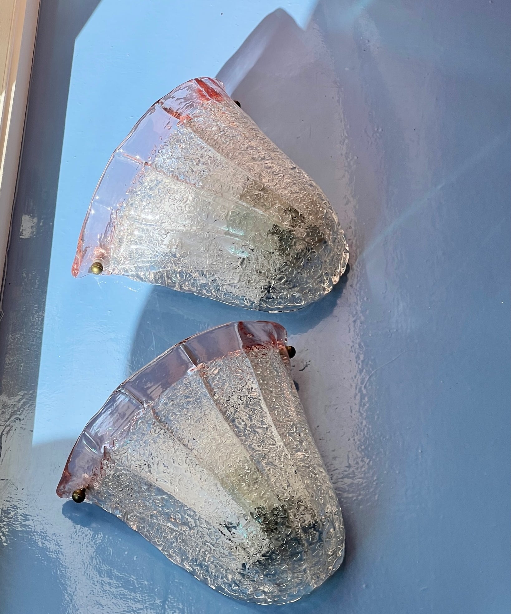 Vintage pink/clear Murano shell wall lamp