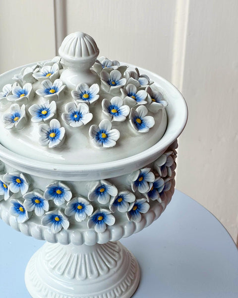 Ceramic blue flower bonbonniere