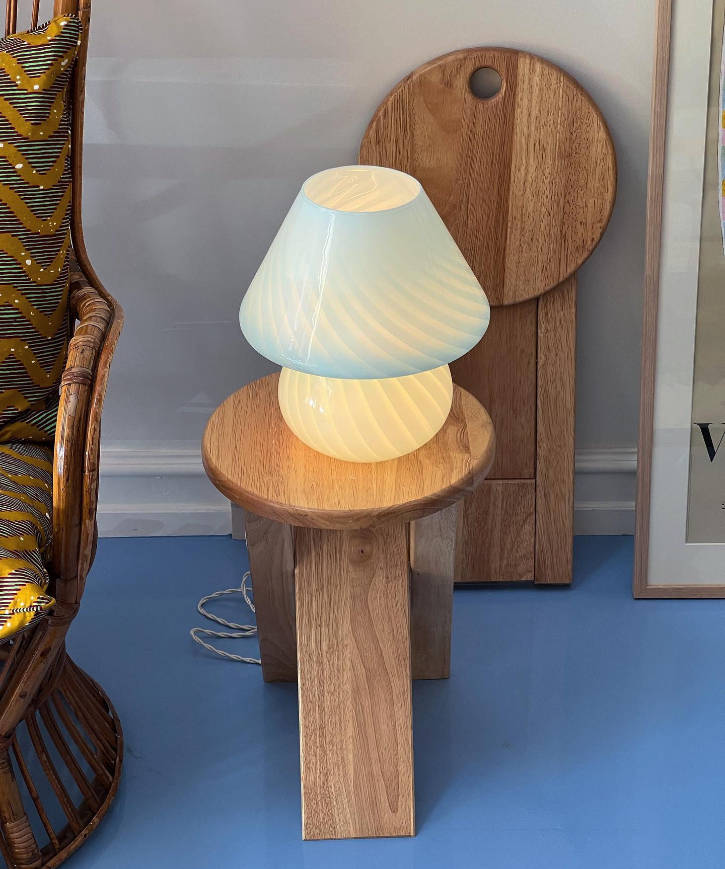 Vintage light blue Murano mushroom table lamp - Medium