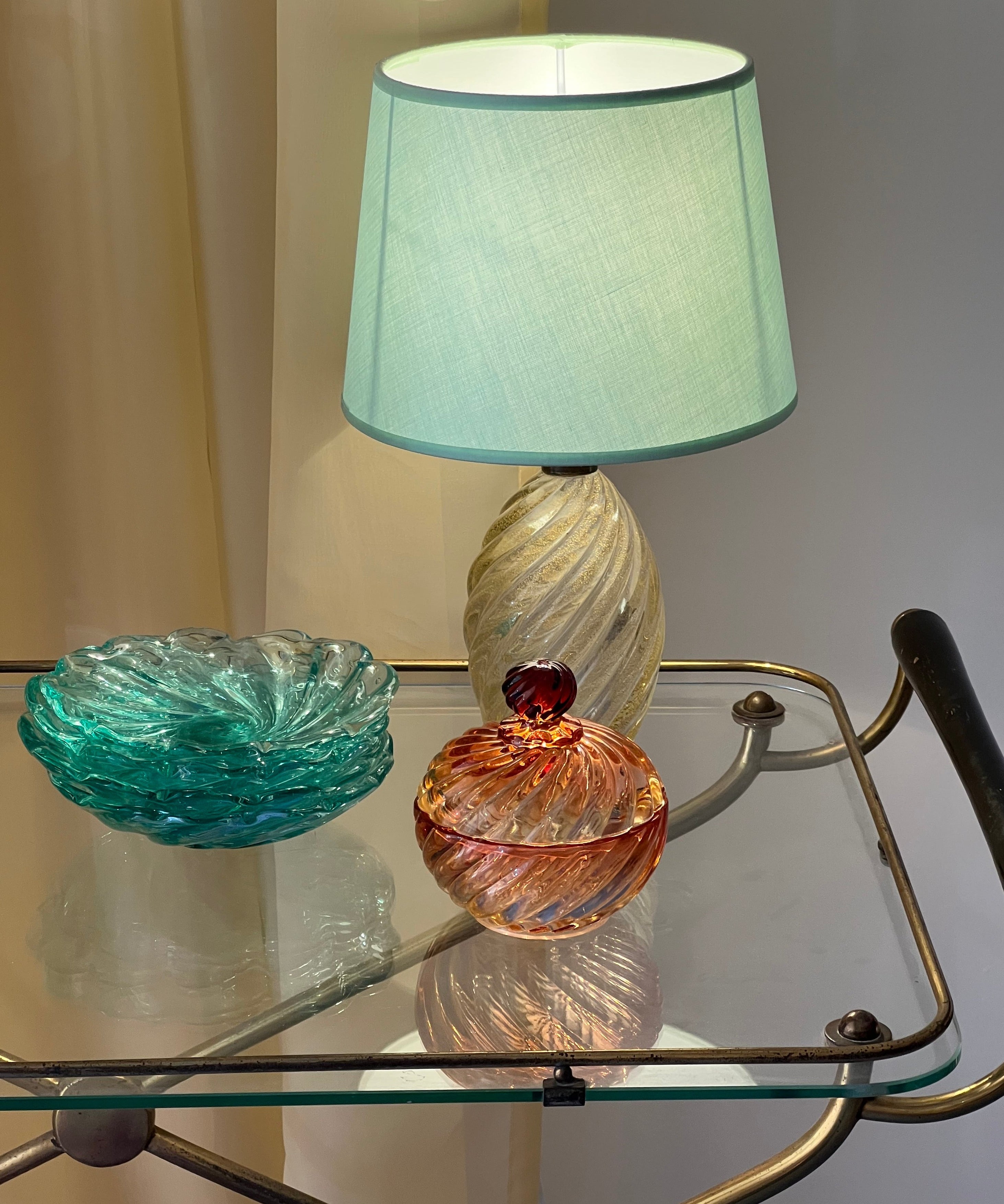 Two-toned red glass bonbonniere