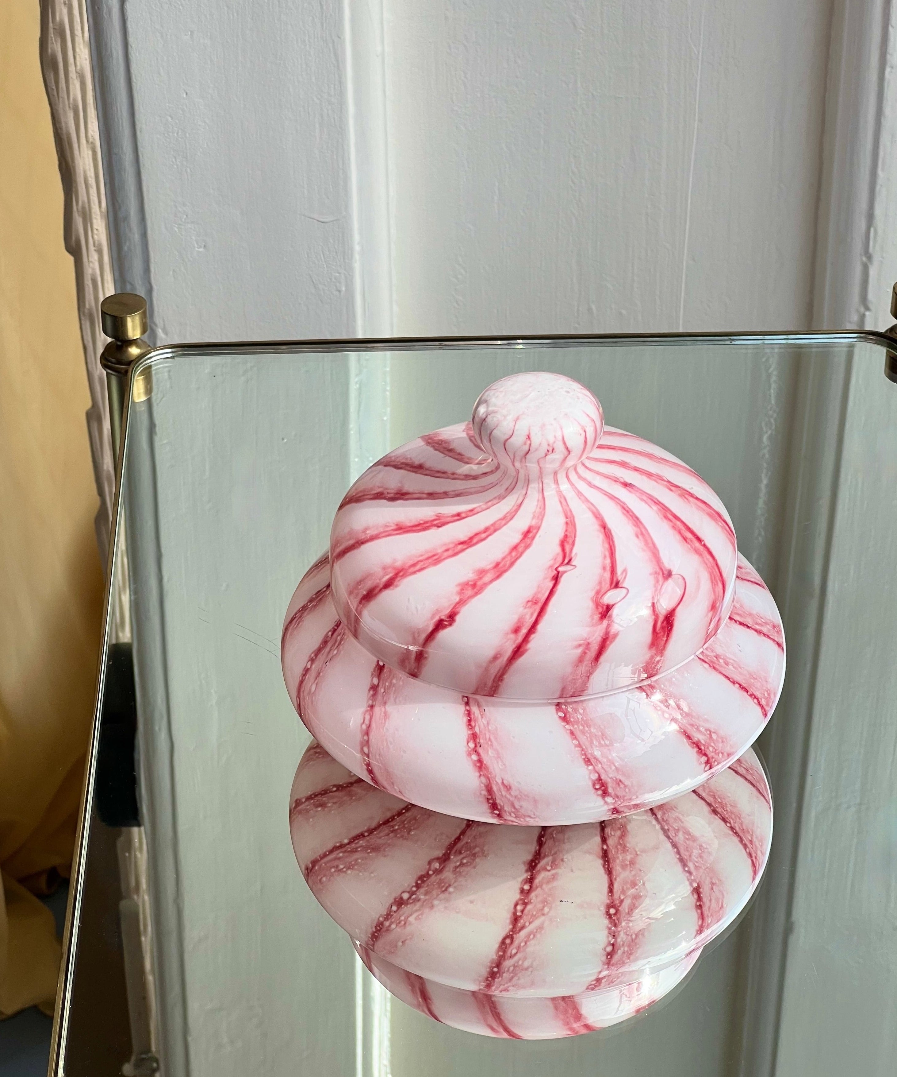 Vintage light pink swirl Murano bonbonniere