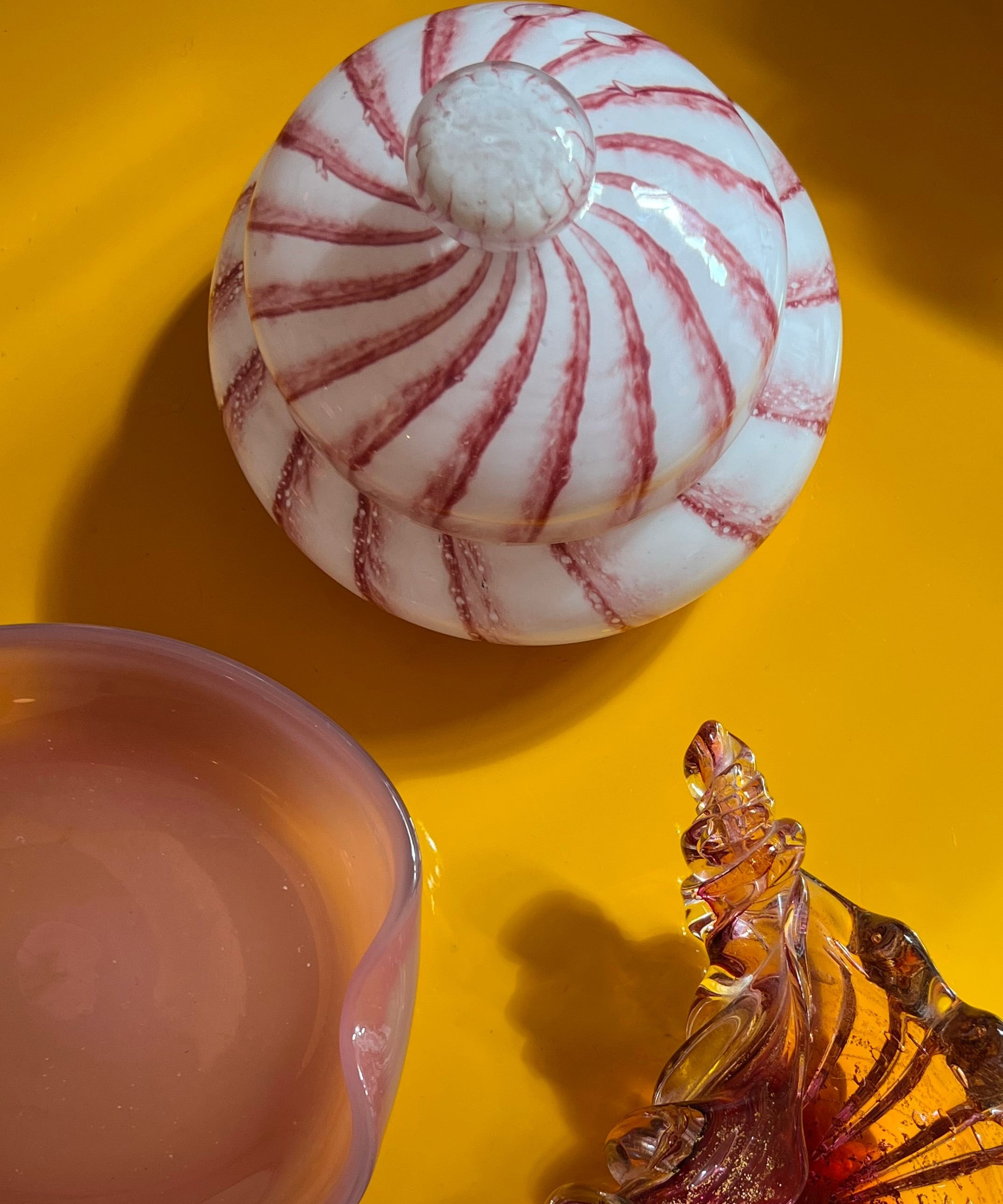 Vintage light pink swirl Murano bonbonniere
