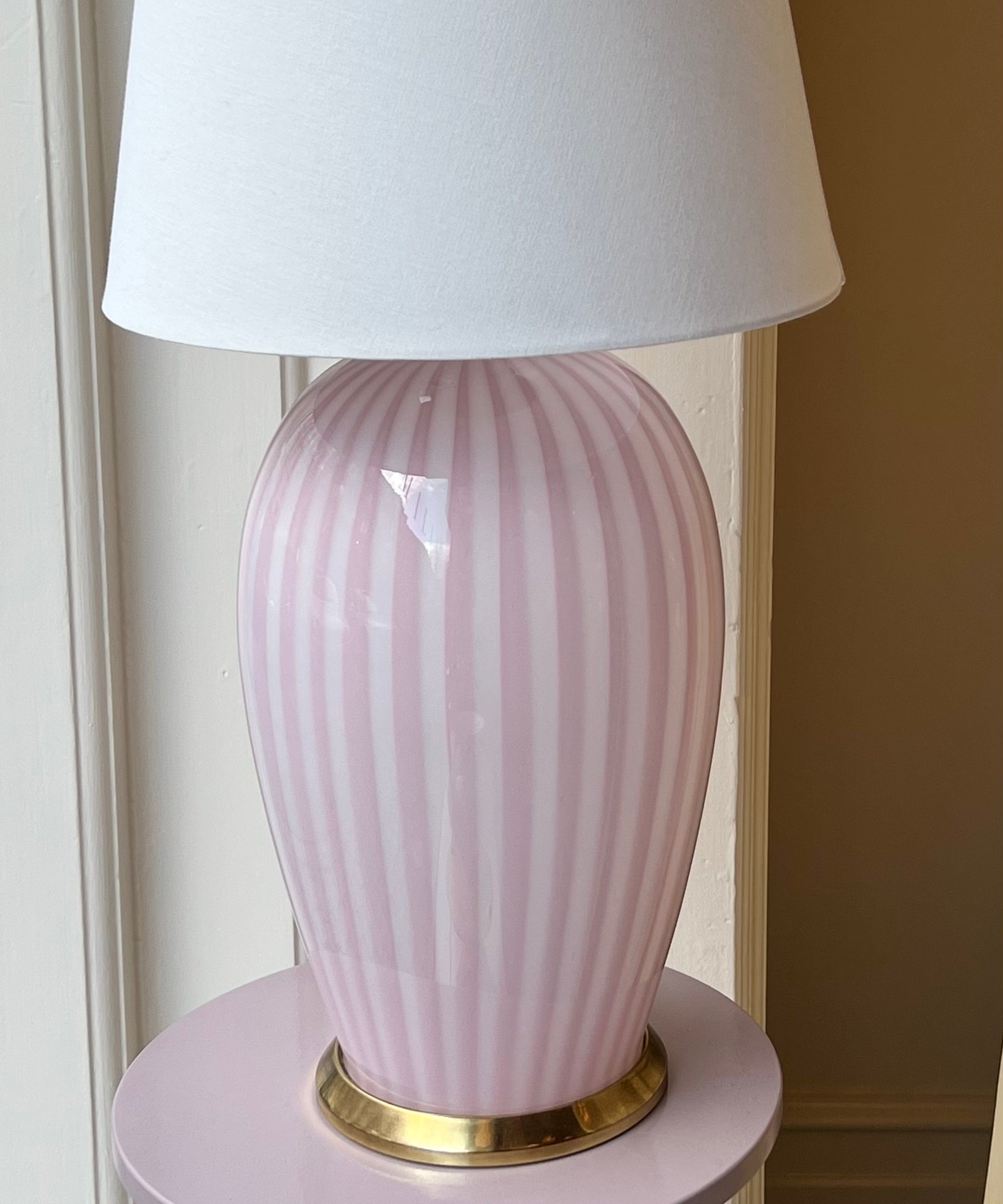 Large pink/white vintage Murano table lamp