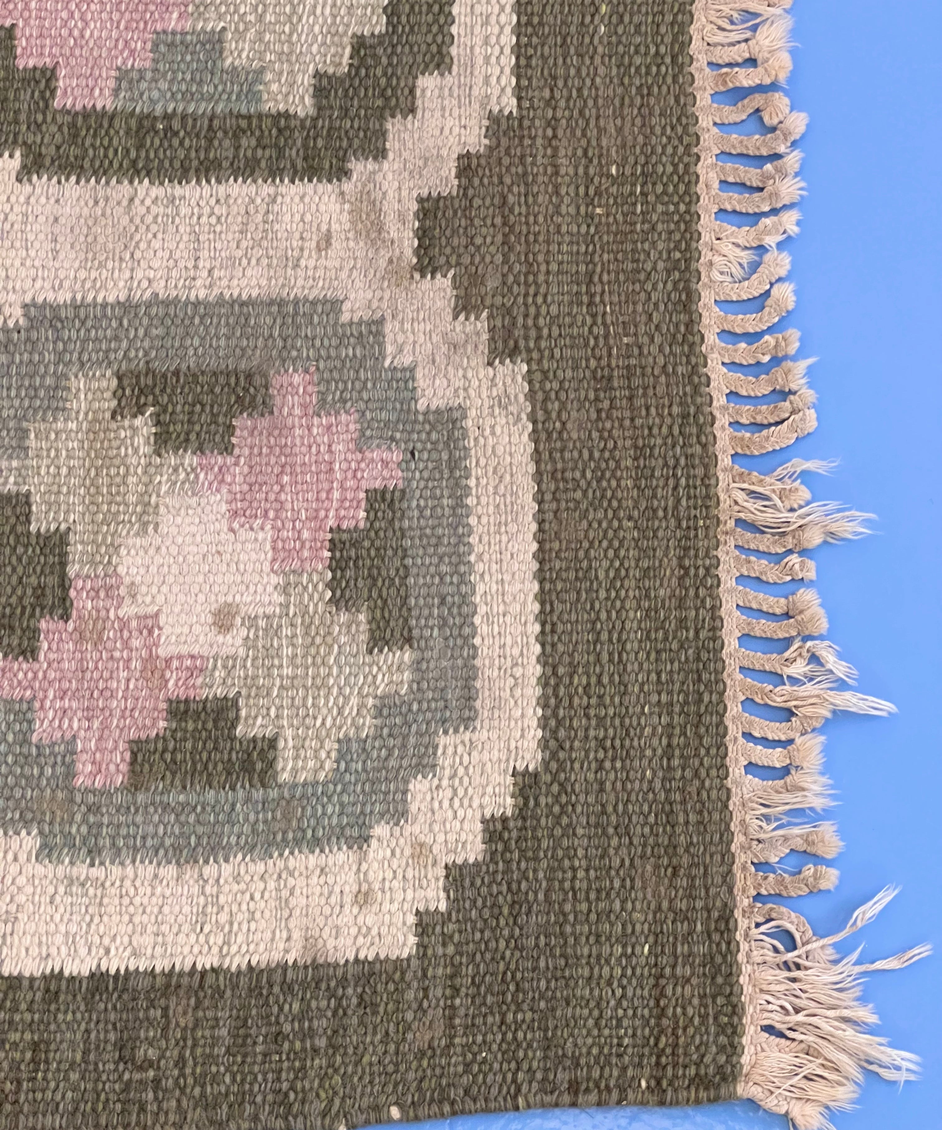 Vintage green/pink/ivory flat weave rug by Ingegerd Silow (IS)