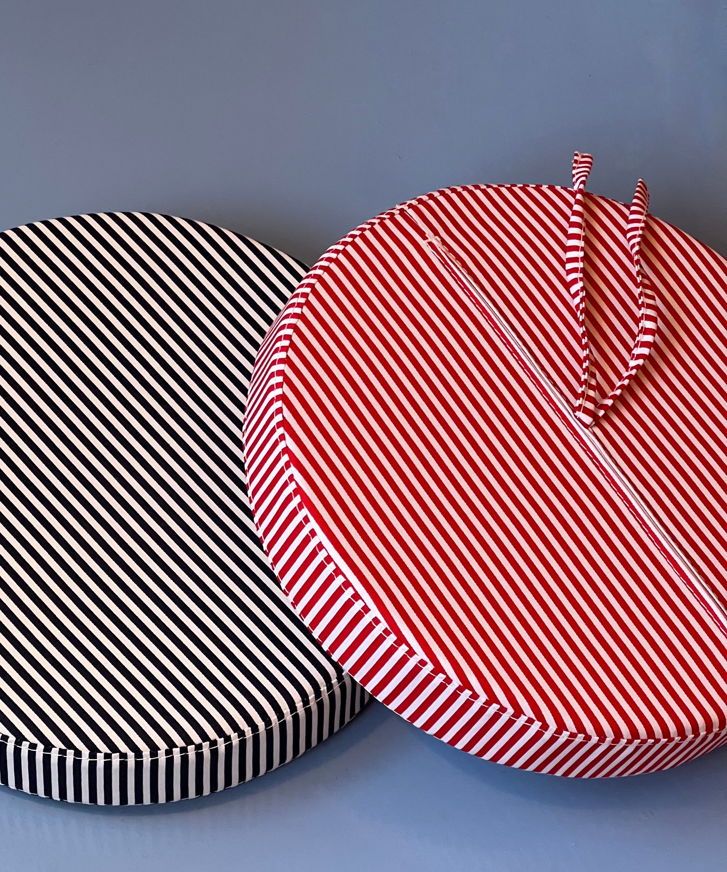 Bespoke cushion (red/white round)