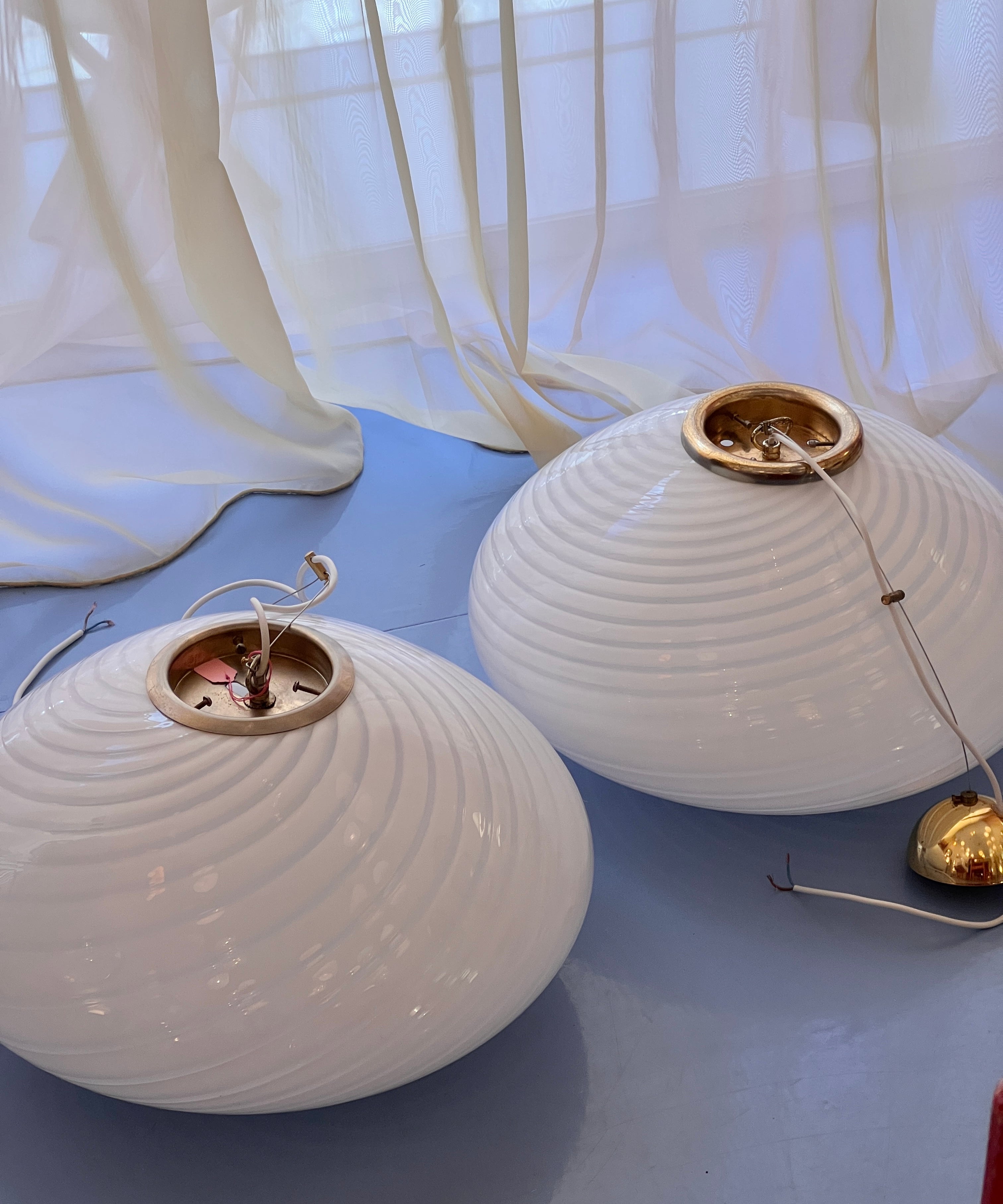 Large vintage oval white swirl Murano ceiling lamp (D50)