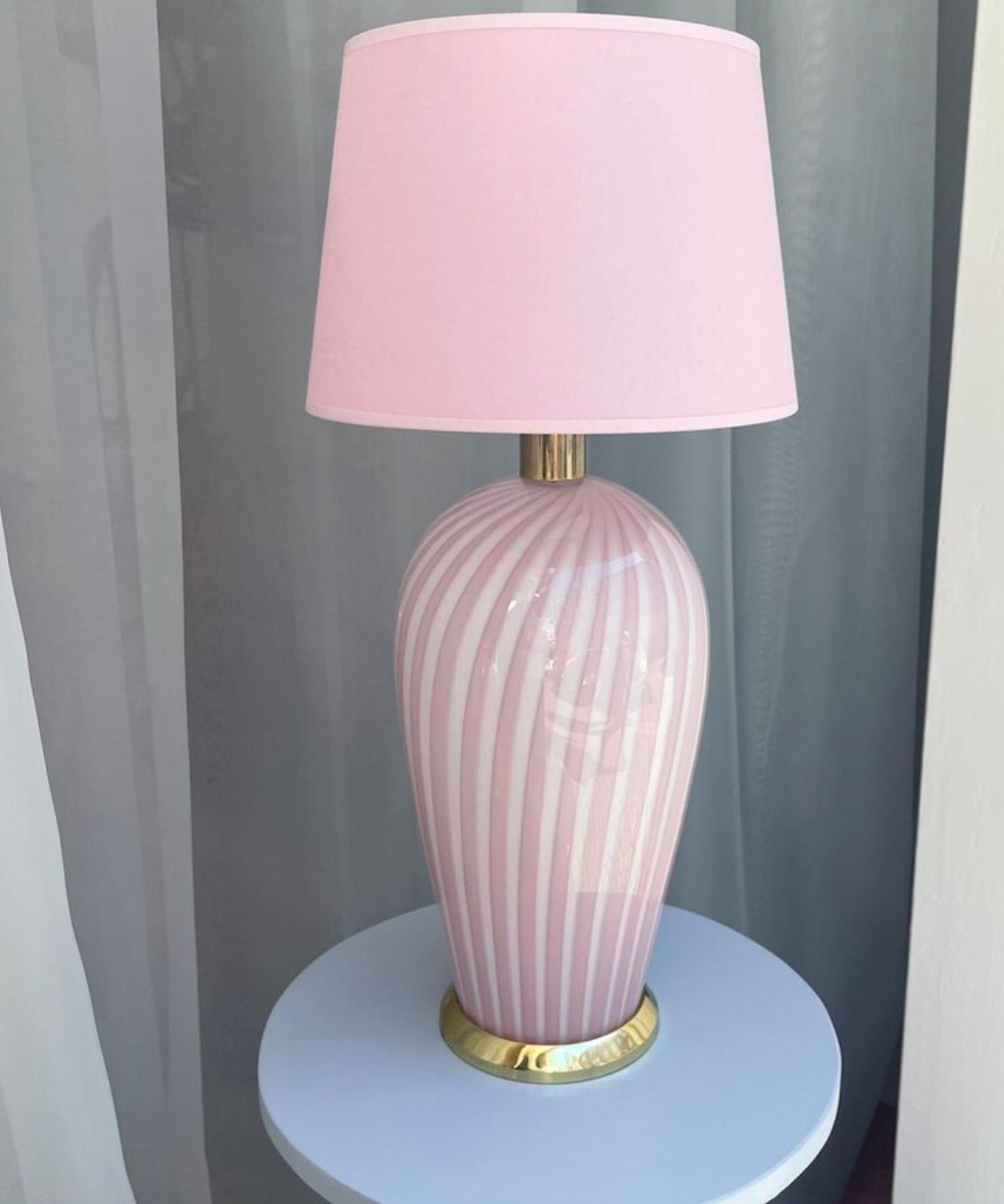 Pink/white vintage Murano table lamp